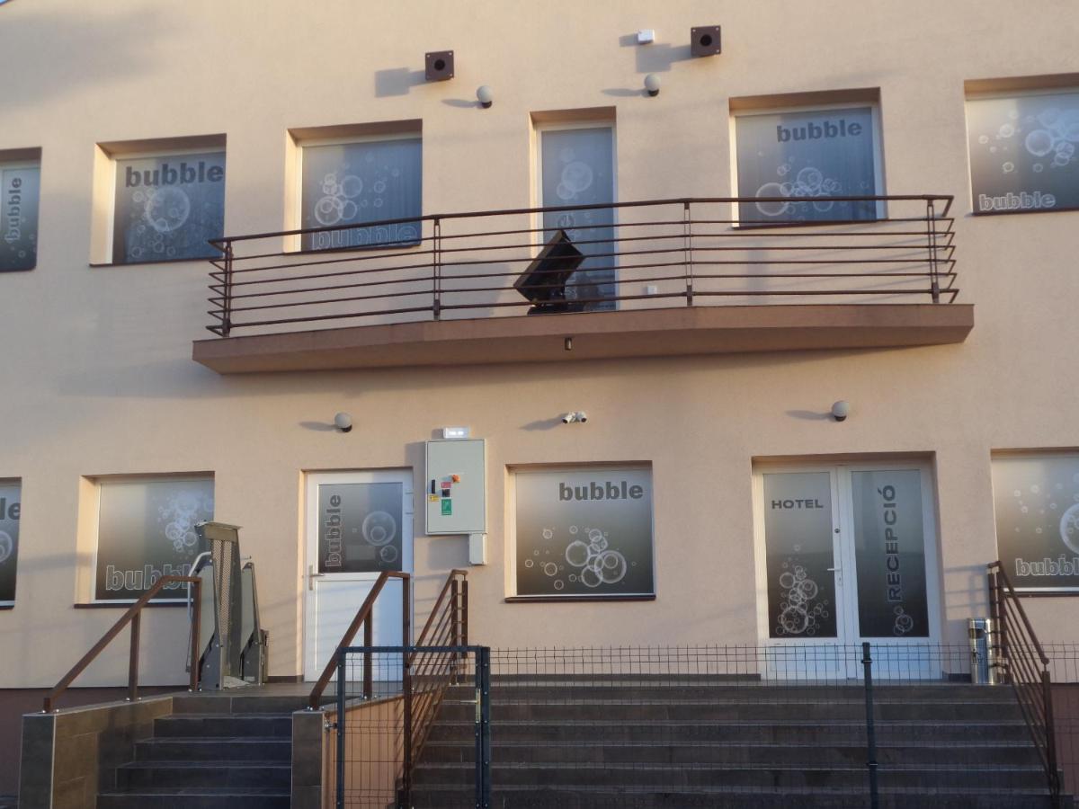 Bubble Hotel Es Rendezvenykoezpont Zalaegerszeg Exteriör bild